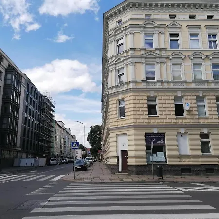 Tulip - Pokój 5 Ze Wspólną łazienką I Kuchnią Apartament *