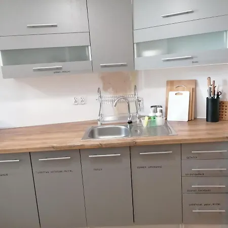 Tulip - Pokój 5 Ze Wspólną łazienką I Kuchnią Apartament