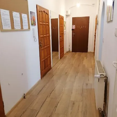 Tulip - 5 Ze Wspolna Lazienka I Kuchnia