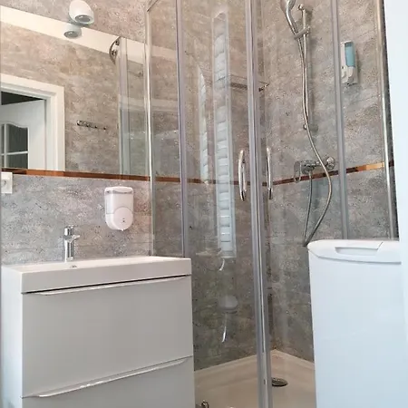 Tulip - 5 Ze Wspolna Lazienka I Kuchnia * Szczecin