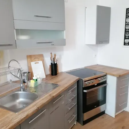 Apartament Tulip - Pokój 5 Ze Wspólną łazienką I Kuchnią Szczecin
