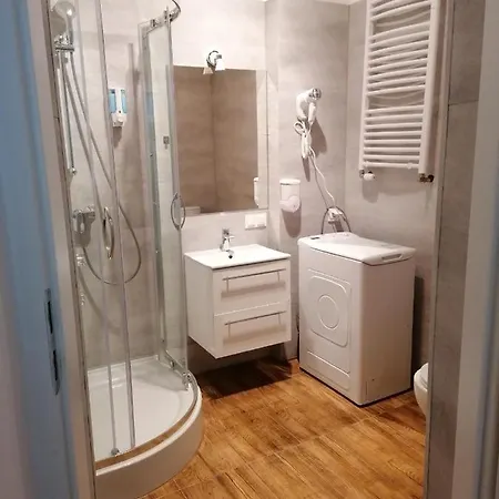 Apartament Tulip - Pokój 5 Ze Wspólną łazienką I Kuchnią Szczecin