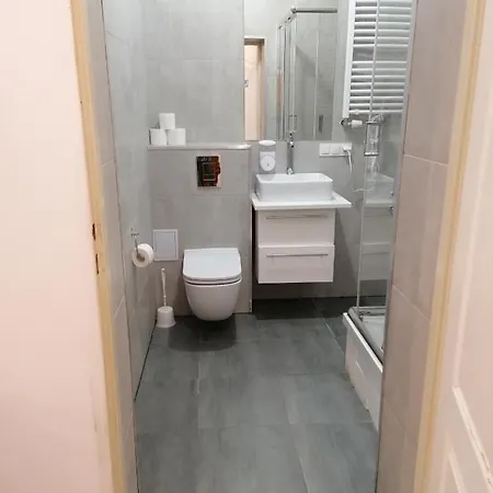 Appartement Tulip - 5 Ze Wspolna Lazienka I Kuchnia